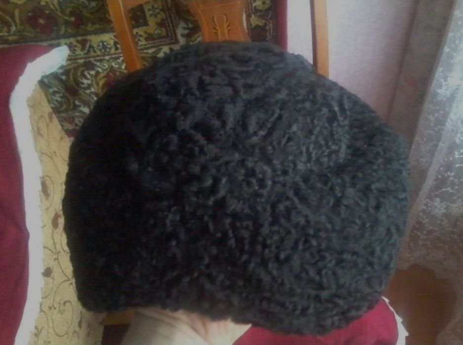 Шапка каракуль..