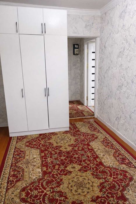 Абдурауф Фитрат ва Саракул кўчалари кесишмасида квартира без маклера