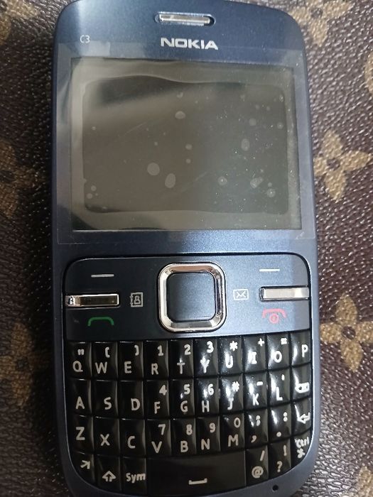 Assalom alekum telefon sotiladi Original Nokia C3 black Qora rang