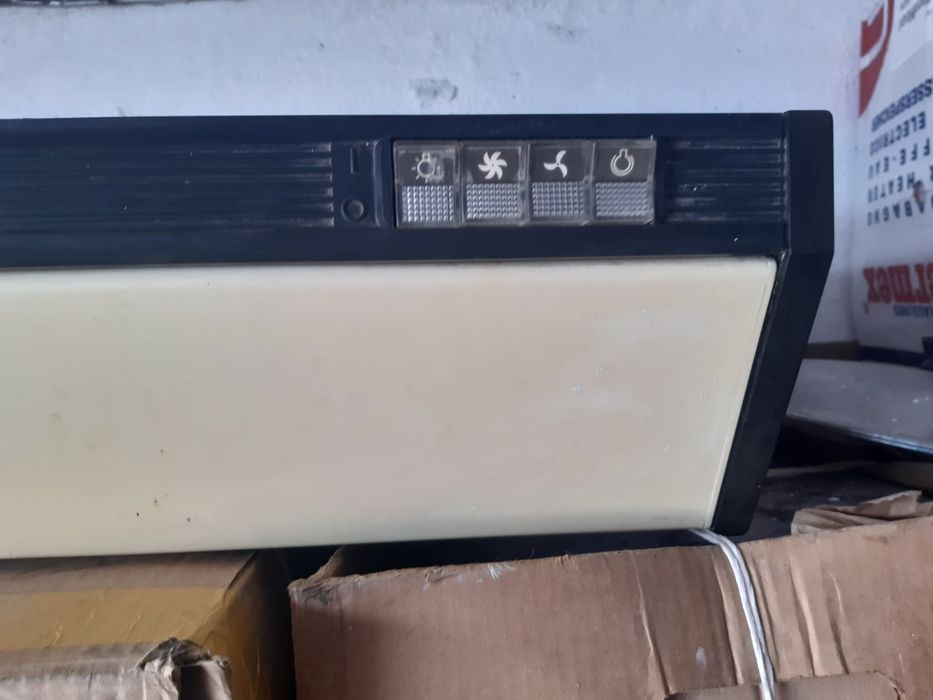 Продам вытяжку на кухню