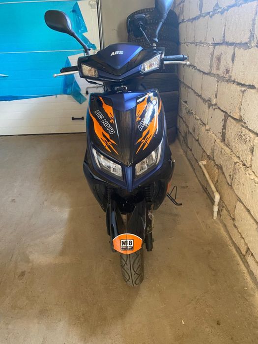 Продам скутер м8