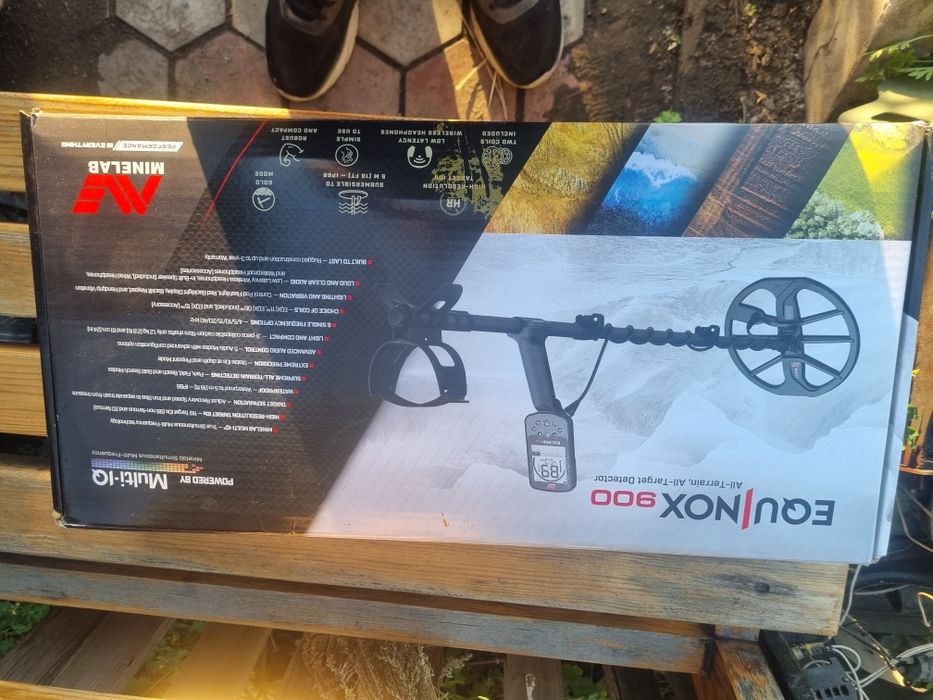 Продам металлоискатель Эквинокс  equinox 900
