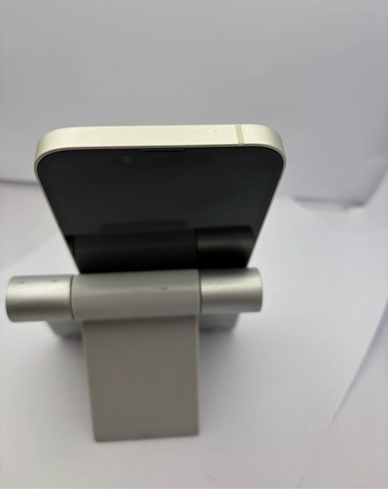 Apple IPhone 13/Белый (Starlight)/128 Gb/БЕЗ РЕОМНТА