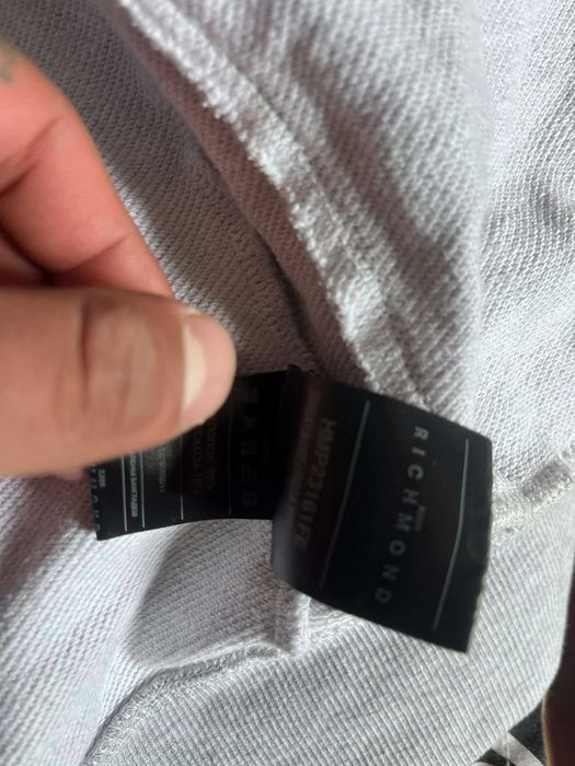 John richmond suichar L razmer