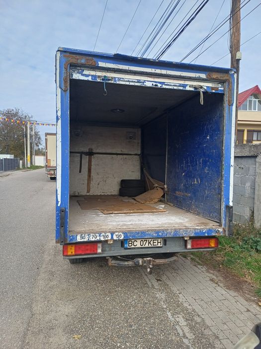 Vând Mercedes sprinter