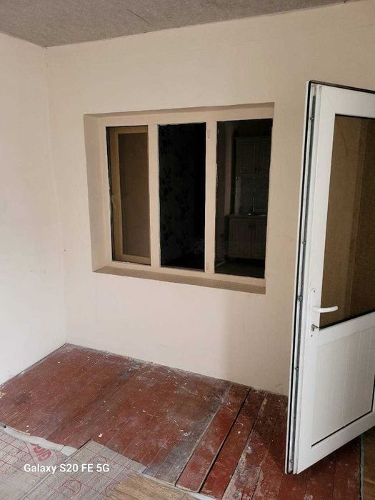 Рисивий мостини ёнидаги махалла