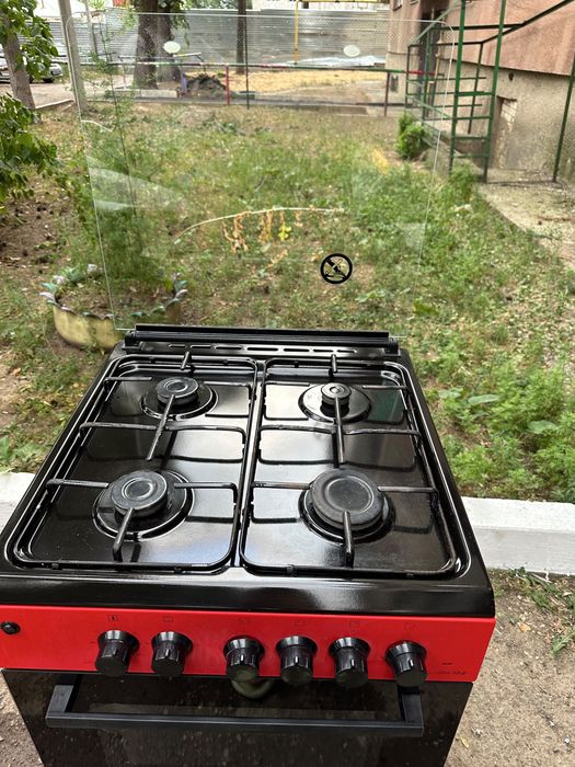 Продам газ плиту