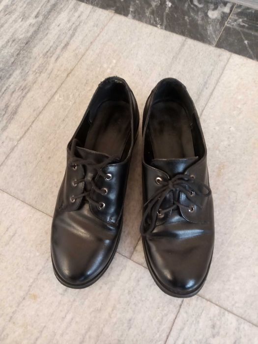 Обувь для девочек размер 36-37 в отличном состоянии по 50 тыс