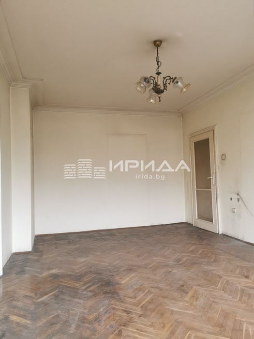 Тристаен апартамент в Зона Б-18