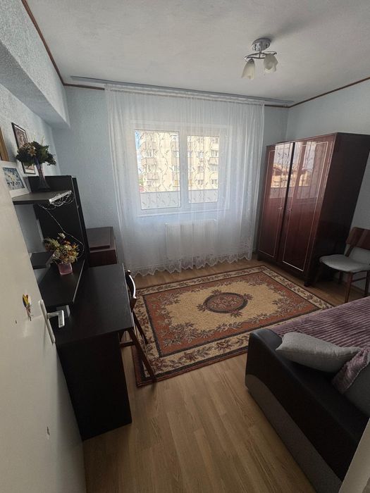 Vând apartament 3 camere decomandate