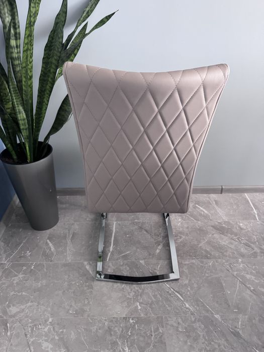 Трапезни столове