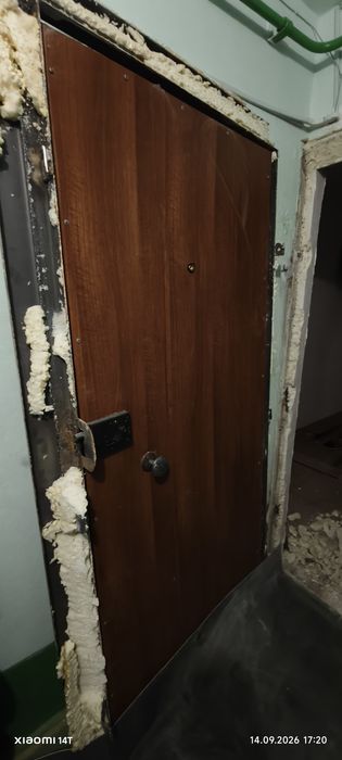 Продам входной дверь