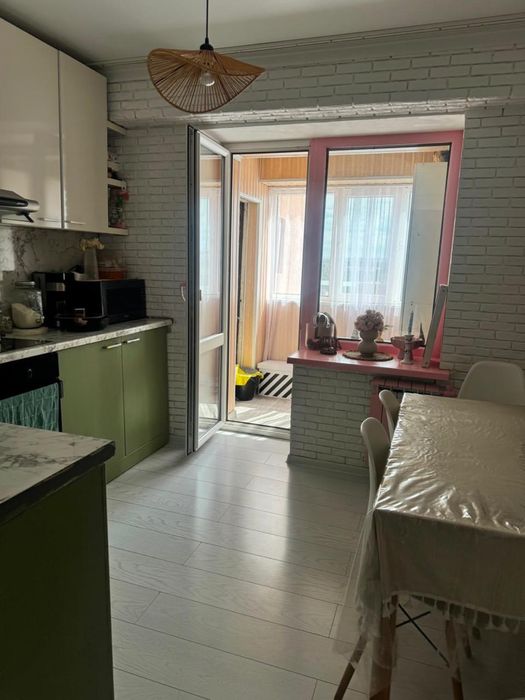 Продам 4 комн квартиру
