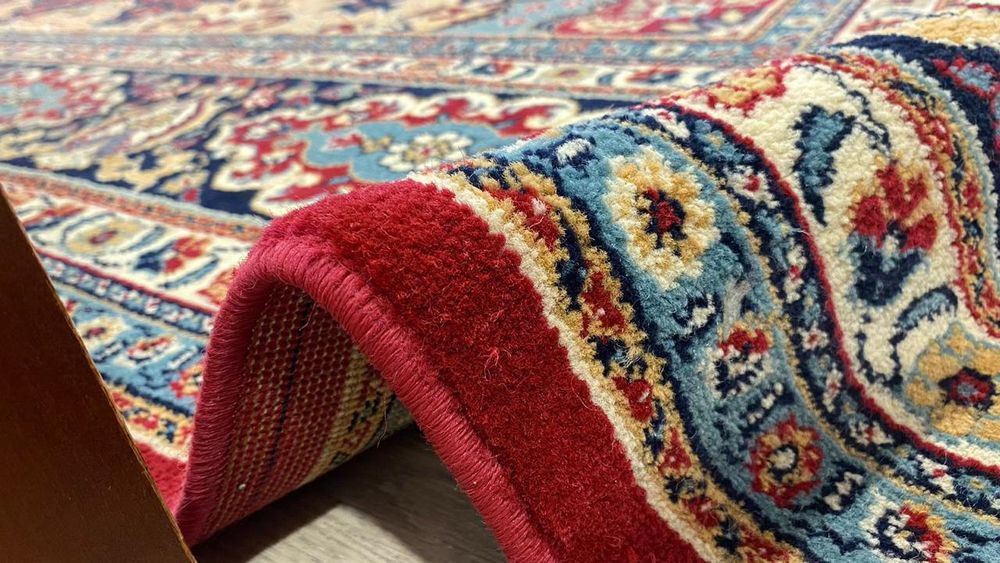 Продается ковер.