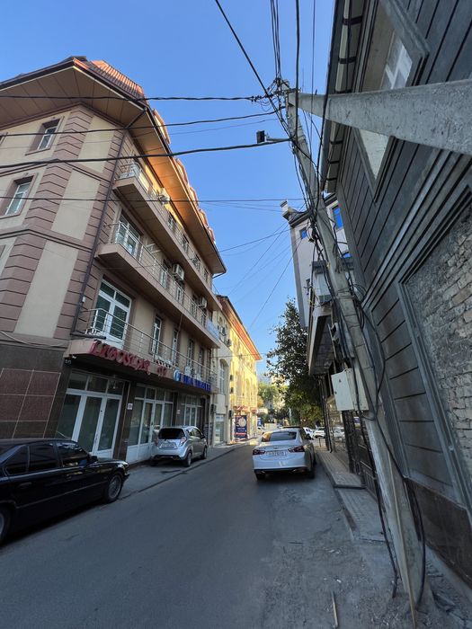 Продается отдельно стоящее  нежилое здание.