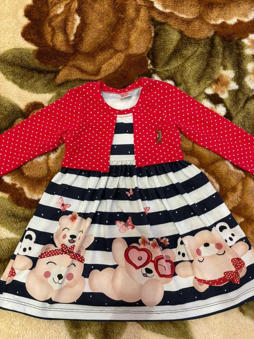 Продам платья на маленьких принцесс