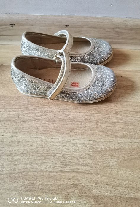 Сандали, обувки, кецове