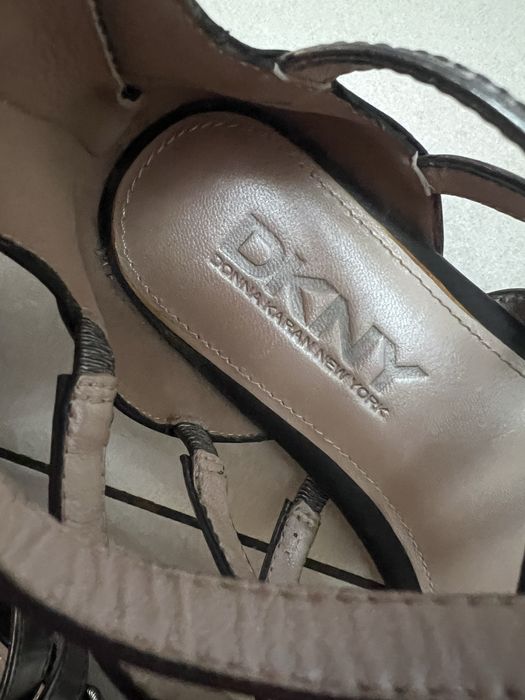 Sandale DKNY originale,noi din piele,cu fermoar