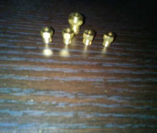 Vând set diuze ARAGAZ, pentru gaz de butelie și racord de furtun