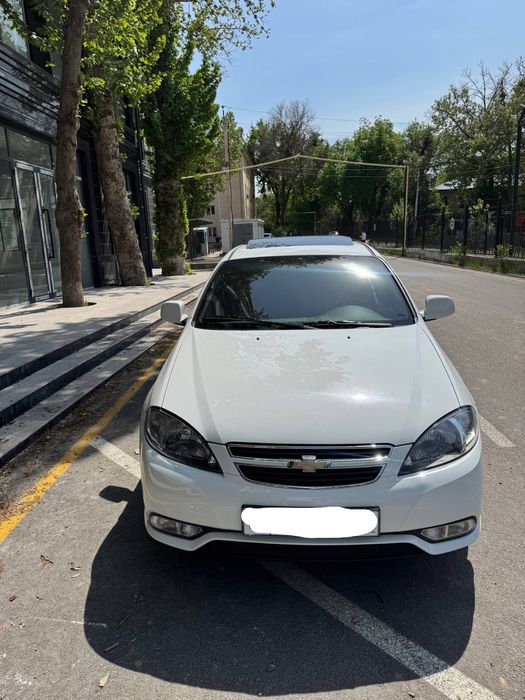 Chevrolet gentra lasetiy