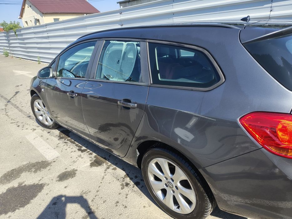 Opel Astra J Sports Tourer 2.0 din 2012