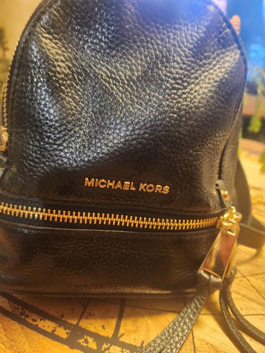 Малка раница на Michael Kors