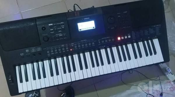 Продам синтезатор Yamaha PSR-E463
