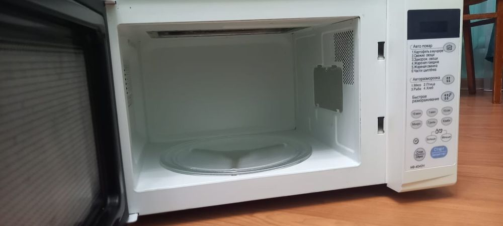 Продам микроволновую печь