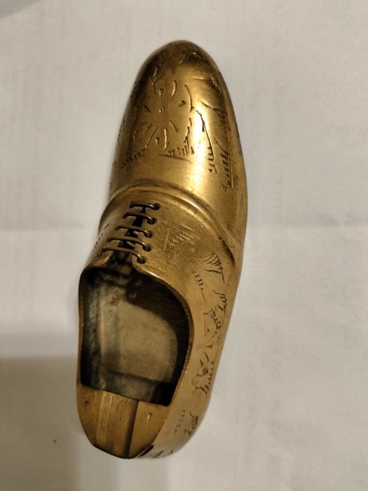 Продам сувенир пепельницу