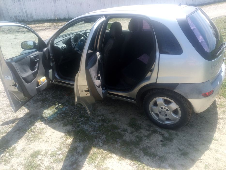 OPEL CORSA Anul 2001
