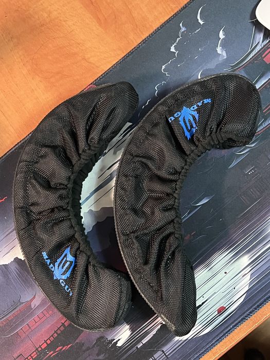 Продам щитки для коньков