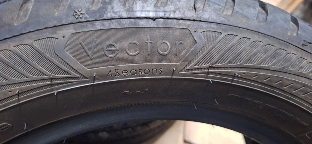 7.3мм! 215 55 16 Goodyear vector 4seasons