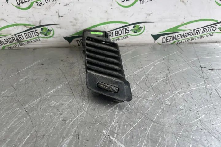 Grila ventilatie bord stanga Mercedes-Benz Sprinter 2011