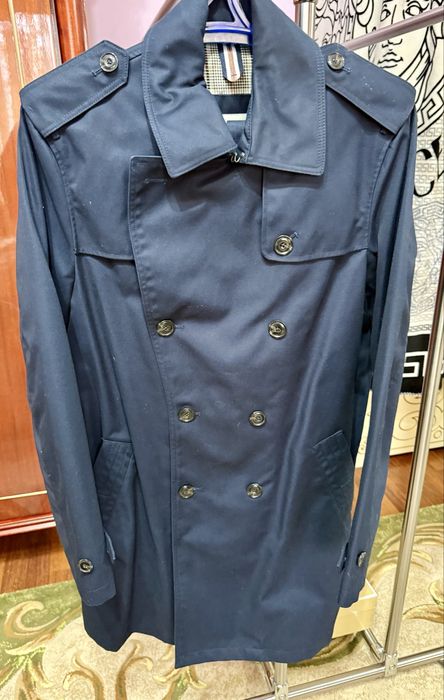 Продам мужской тренч Mango