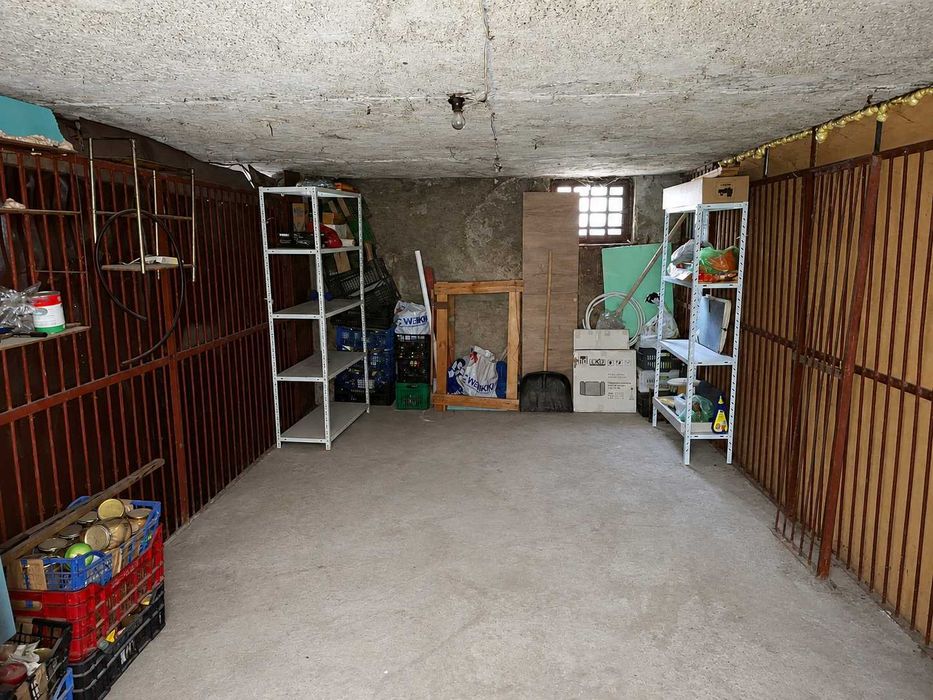 Продава се Гараж / Паркомясто в Плевен, Широк център - 16 кв.м за 957 €/кв.м - Снимка #1