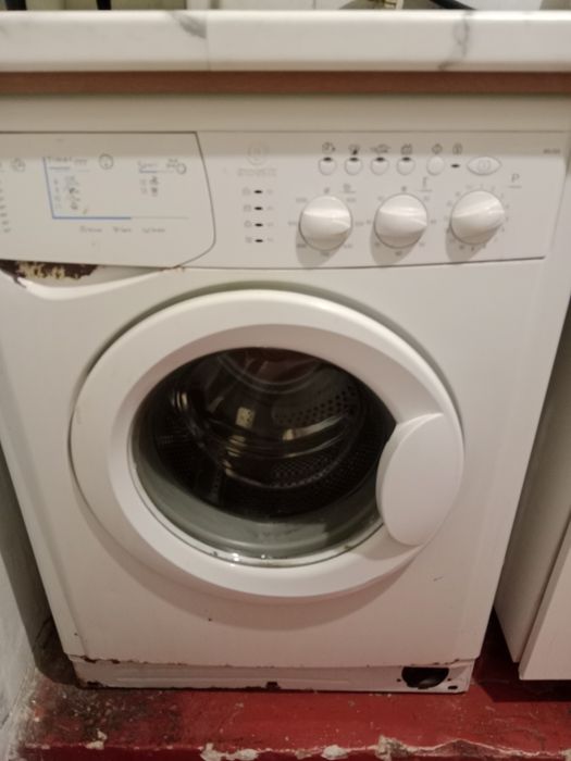 Продам стиралку на запчасти