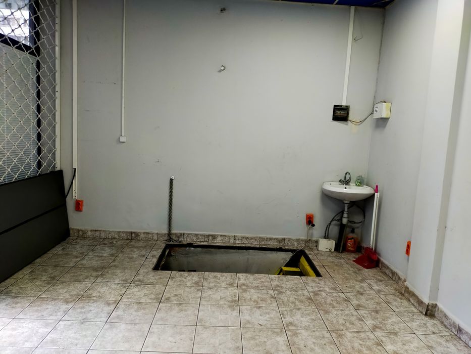 Продава се Магазин в София, Зона Б-5-3 - 33 кв.м за 4482 €/кв.м - Снимка #5