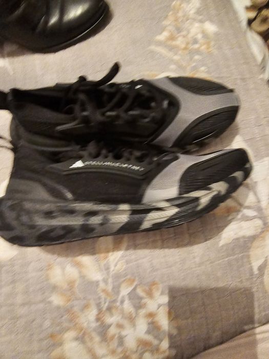 Кроссовки adidas