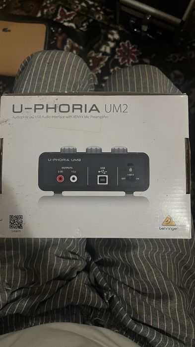 Звуковая карта Behringer U-Phoria UM2