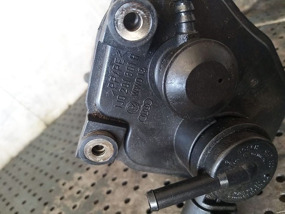 Filtru carbon 1.4 b vw golf 4 1j 1j0201801h