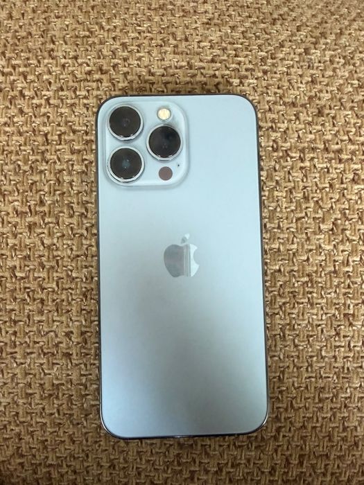 Продам айфон 13 pro