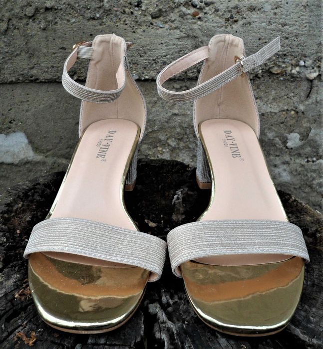 Sandale vara cu toc bloc Day-Vine de culoare galbena auriu