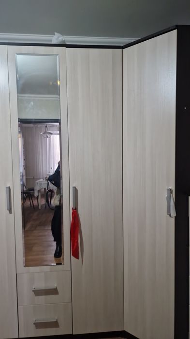 Продам шкафы для одежды