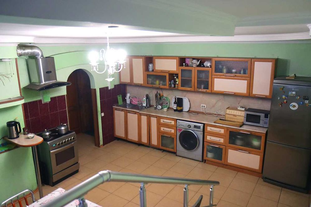 Продам дом. 2 этажа. Лесозавод