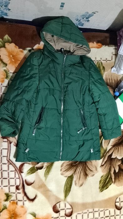 Продам куртки весна зима