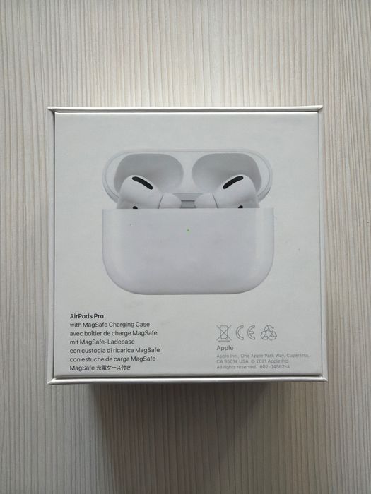 Apple AirPods Pro - Lightning + Magsafe
