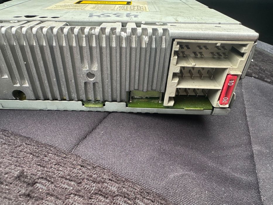 Оригинално радио Продавам аудио плеър Becker MEXICO BE 4337 работещо с код