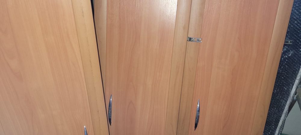 Продам шифоньер б/у