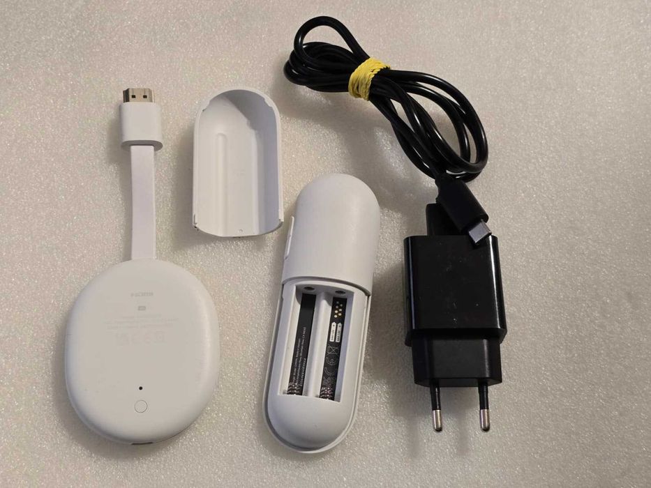 Google Chromecast cu Google TV 4K, Ultra HD, HDR10+, Dolby Vision/Atmos, Model GZRNL, Telecomandă Voce