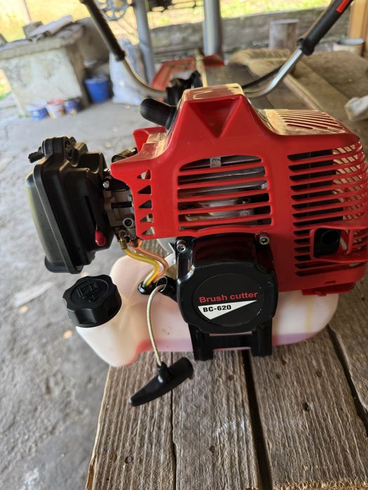 Motocoasa pe benzina